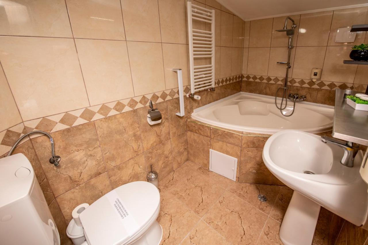 Hotel Novotheos 拉迪亚 外观 照片