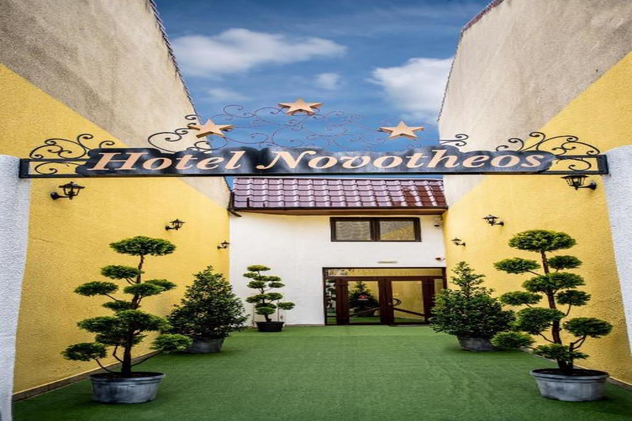 Hotel Novotheos 拉迪亚 外观 照片